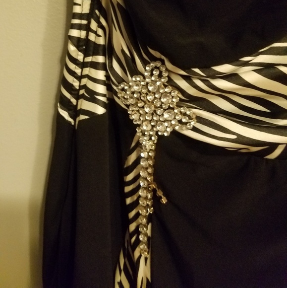 Dress - Picture 2 of 5